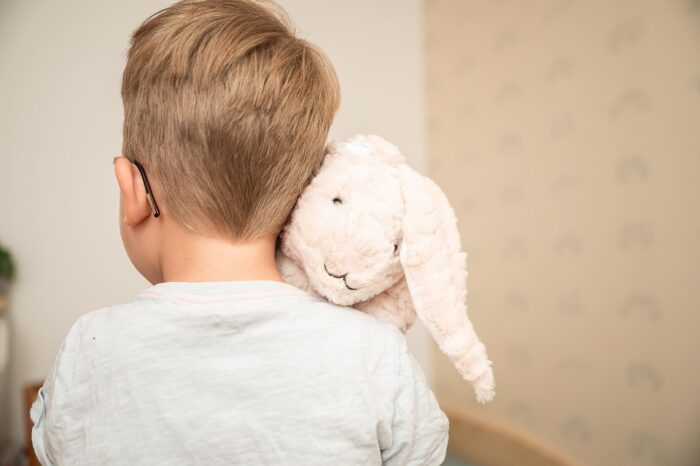 Mollis Hase Kuscheltier Baby (36cm groß) – Weiches Stofftier für Kinder & Babys – Kuschease – Bild 5